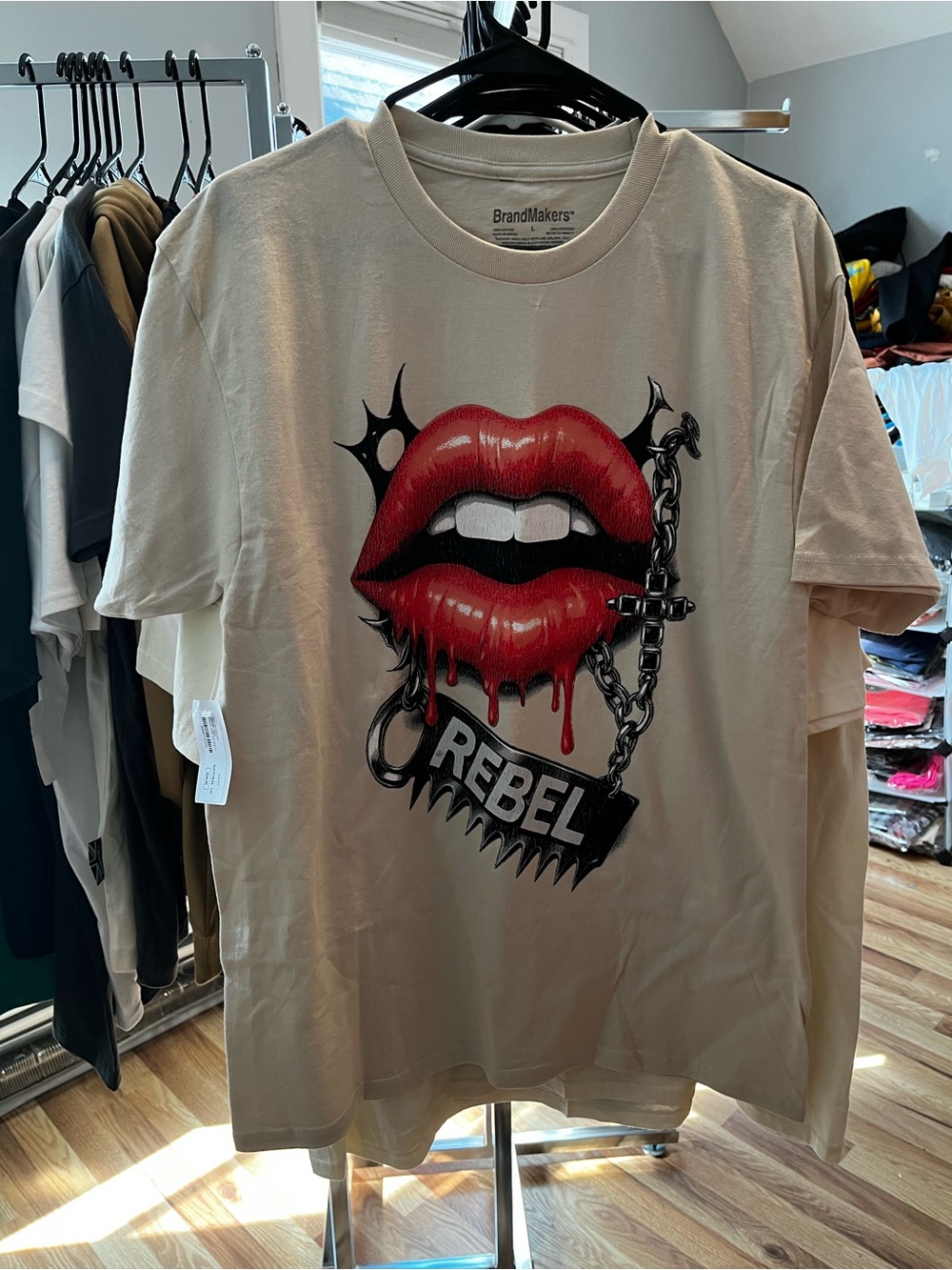 Men's Beige Short Sleeve 'Rebel' Lip Graphic Tee